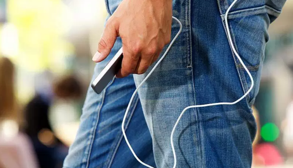 Best fast charging power banks (features) to stay charged up on business travels