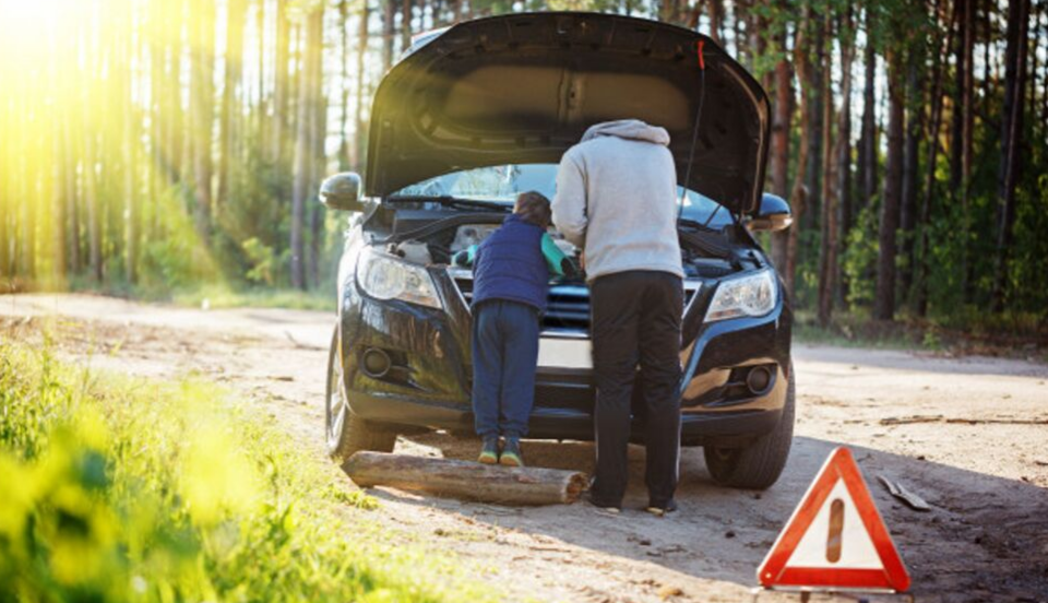 Emergency Kit Essentials for Your Vehicle during Outdoor Activities